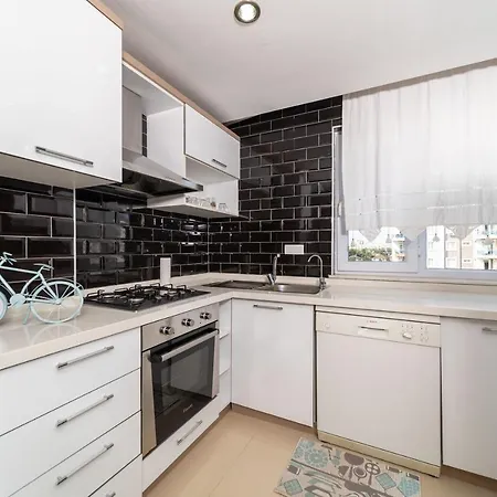 Refreshing Apartment In Kepez, Antalya Apartmán